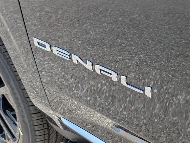2026 GMC Yukon XL Denali - Photo 13