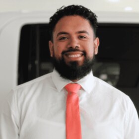 Staff member Alfredo Arzabala from ID_40a138