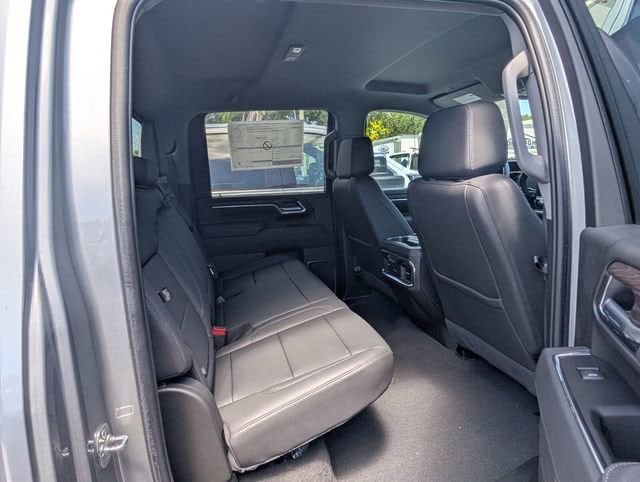 2025 GMC Sierra 2500HD SLT - Photo 17