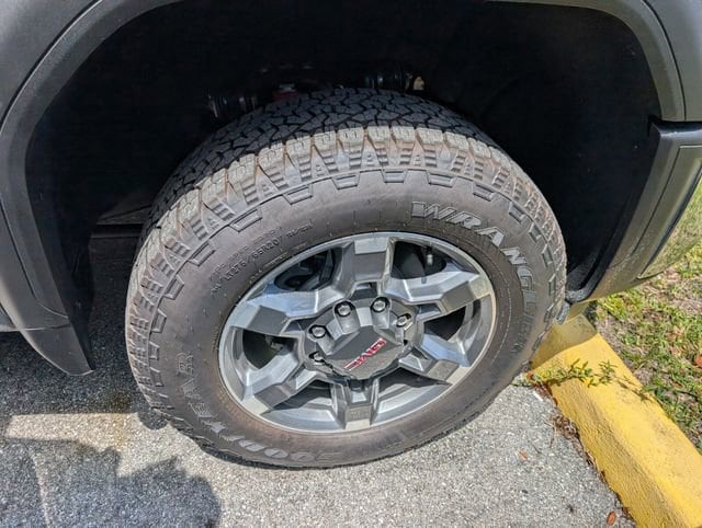 2025 GMC Sierra 2500HD SLT - Photo 7