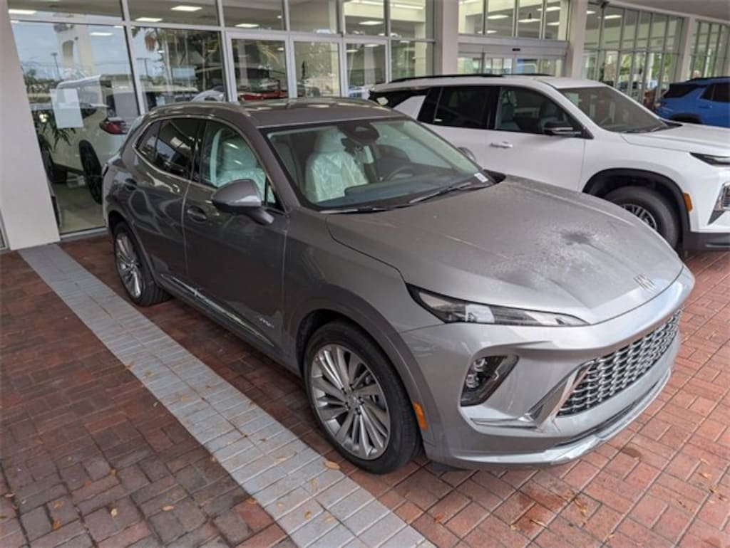 New 2025 Buick Envision Avenir SUV