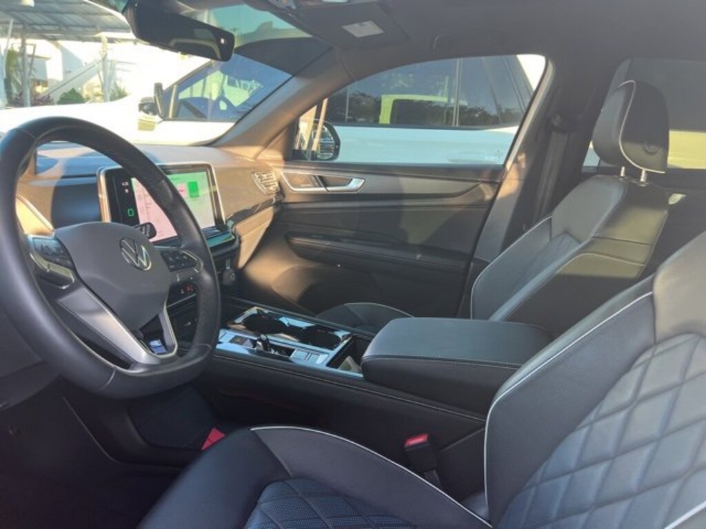 Used 2024 Volkswagen Atlas Cross Sport 2.0T SEL Premium R-Line