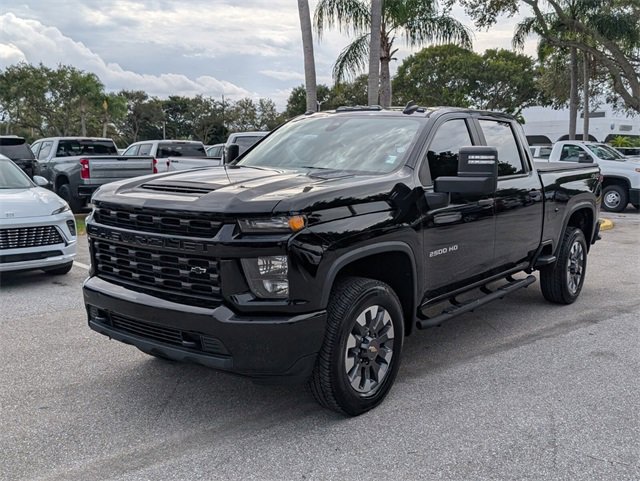 2021 Chevrolet Silverado 2500HD Custom photo 3