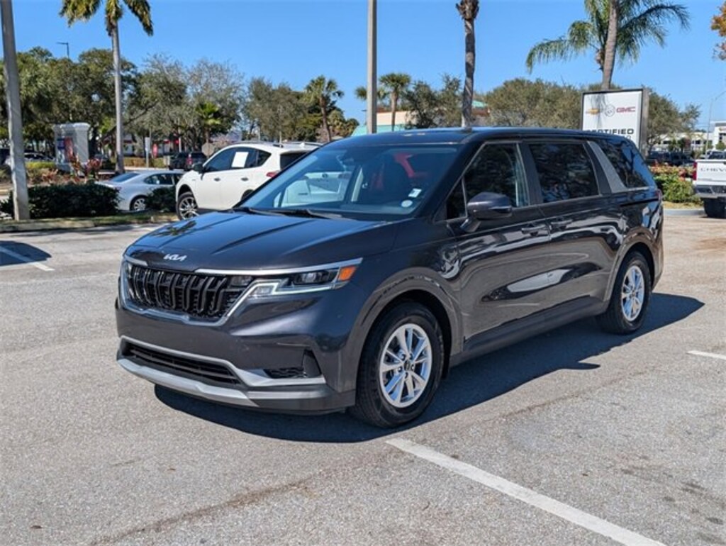 Used 2023 Kia Carnival LX