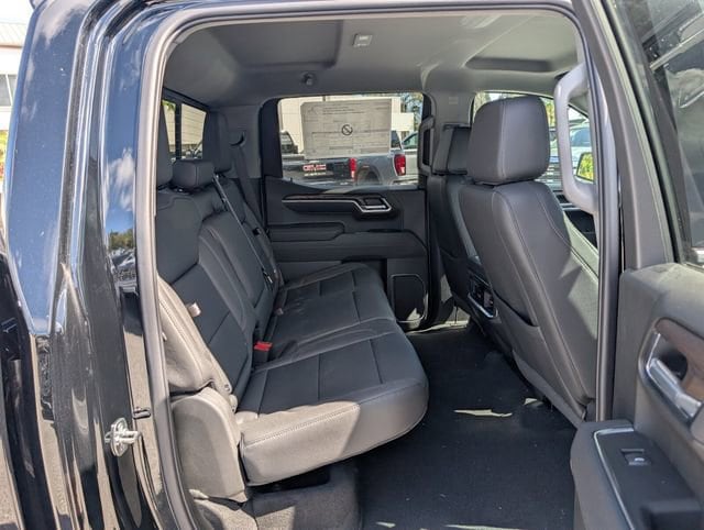 2026 GMC Sierra 1500 SLT - Photo 17