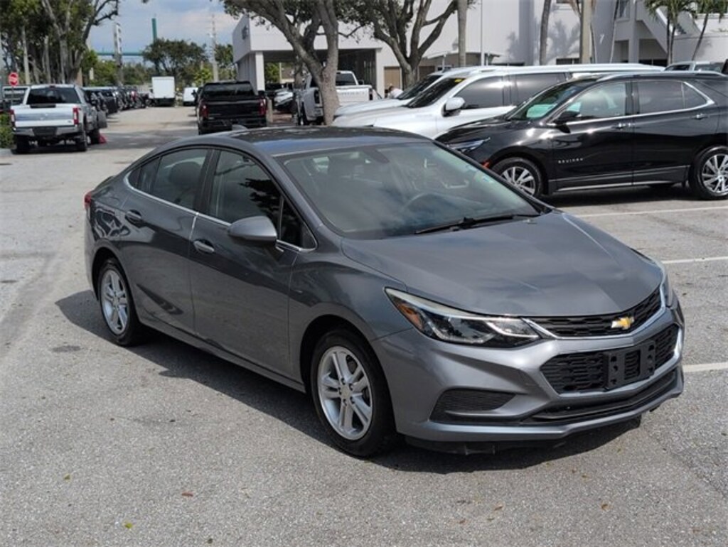 Used 2018 Chevrolet Cruze LT Car