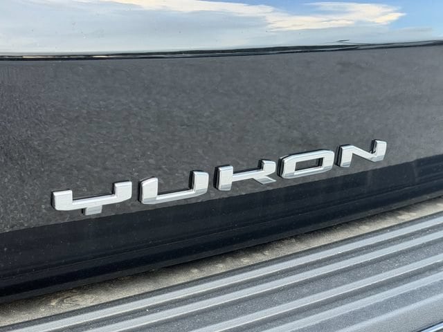 2026 GMC Yukon Denali - Photo 10