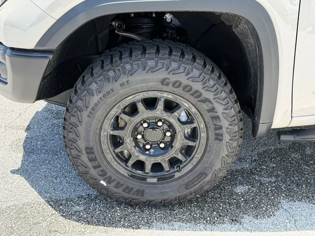 2026 GMC Sierra 1500 AT4X - Photo 13