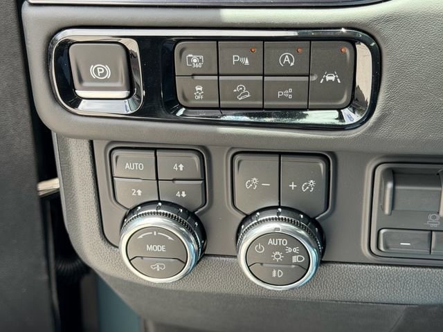 2026 GMC Savana Cargo Work Van - Photo 27