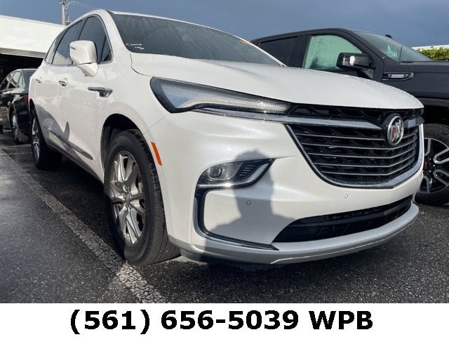 2023 Buick Enclave Essence's photo