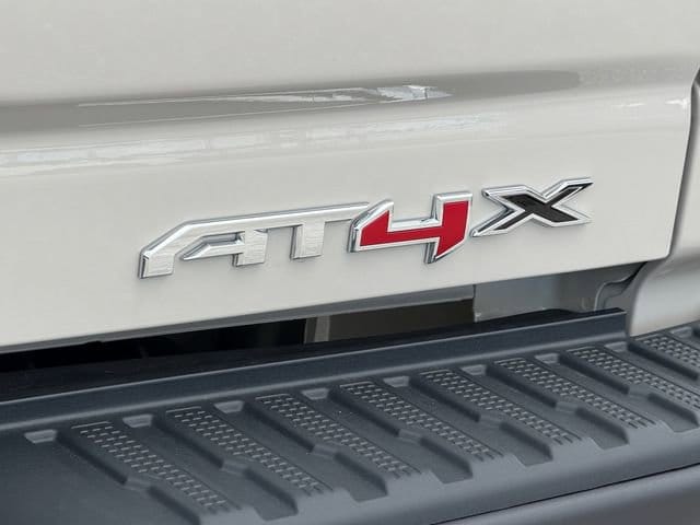 2026 GMC Sierra 2500HD AT4X - Photo 9