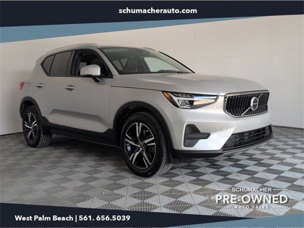 Used 2023 Volvo XC40 Core