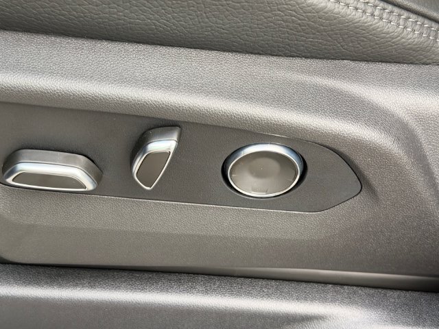 2027 GMC Yukon XL Denali - Photo 19