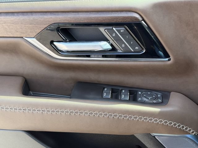 2026 GMC Yukon Denali Ultimate - Photo 25