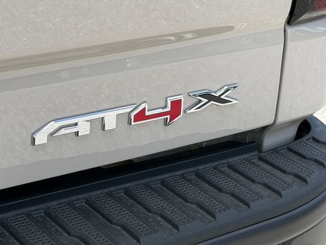 2026 GMC Sierra 1500 AT4X - Photo 9