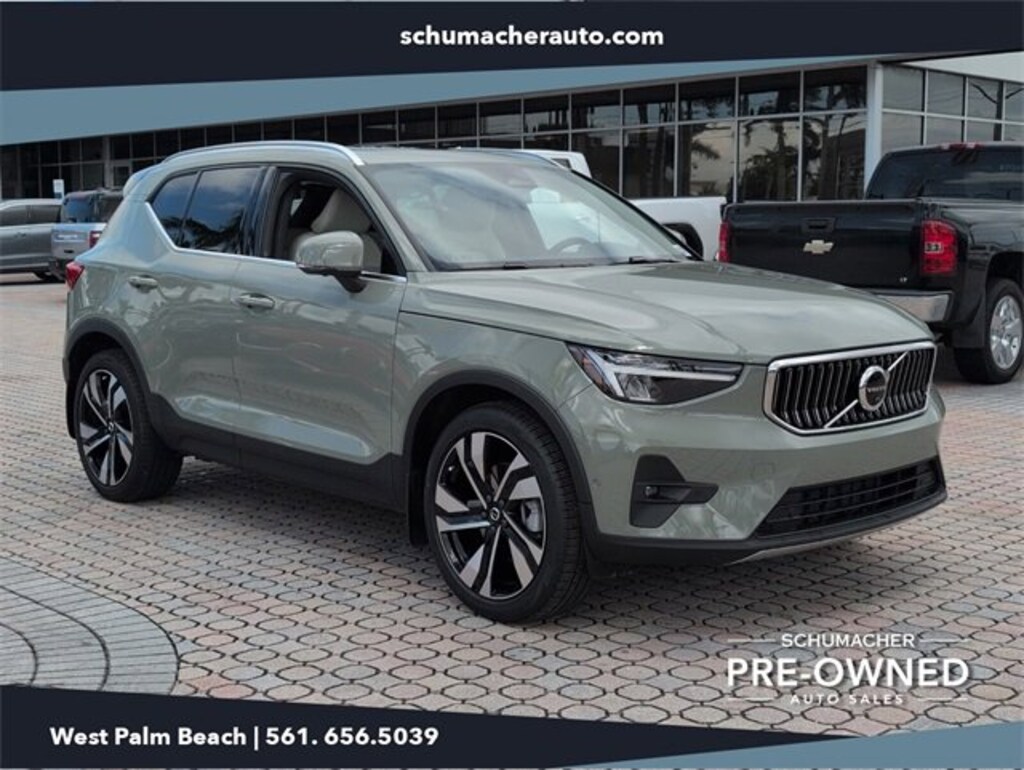 Used 2023 Volvo XC40 Ultimate Bright Theme
