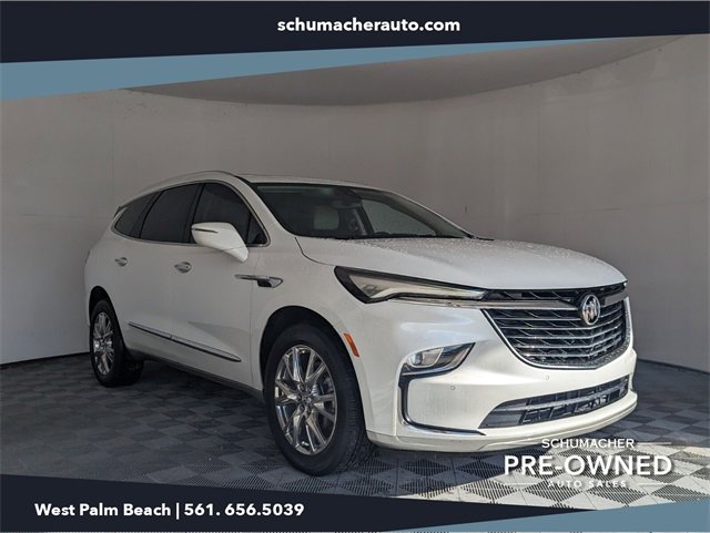 2023 Buick Enclave Essence's photo