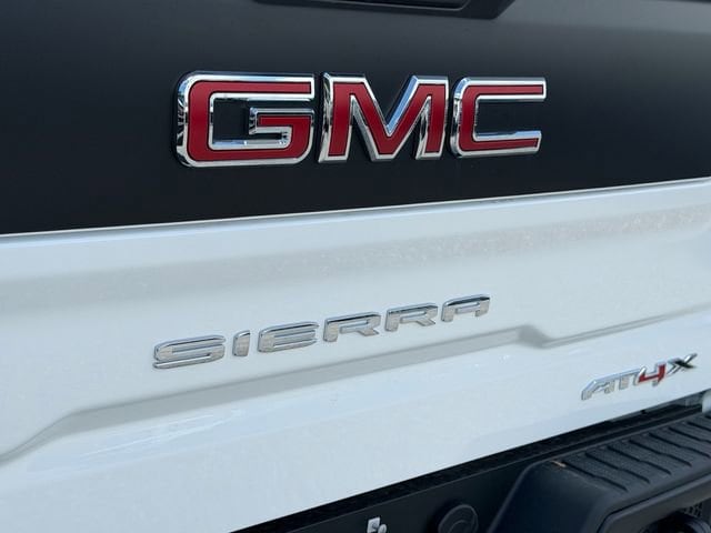 2026 GMC Sierra 1500 AT4X - Photo 10