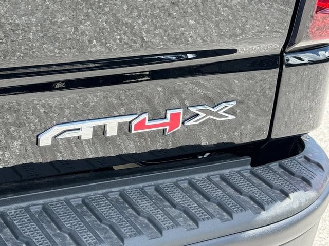 2026 GMC Sierra 1500 AT4X - Photo 9