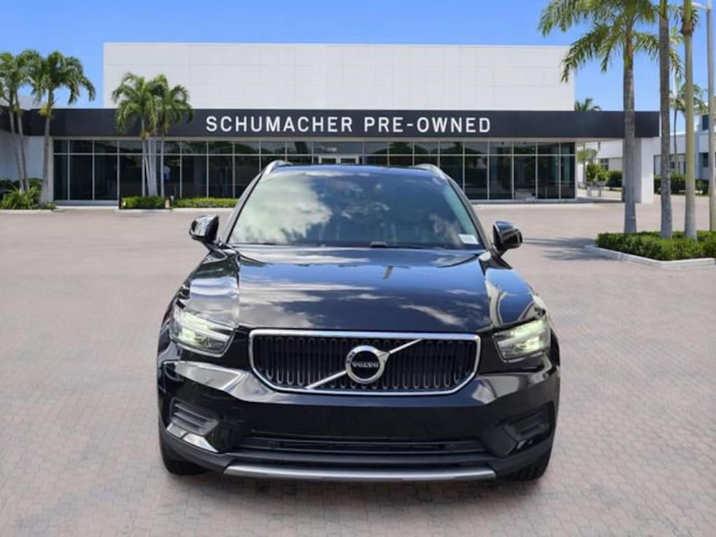 Used 2020 Volvo XC40 T5 Momentum SUV