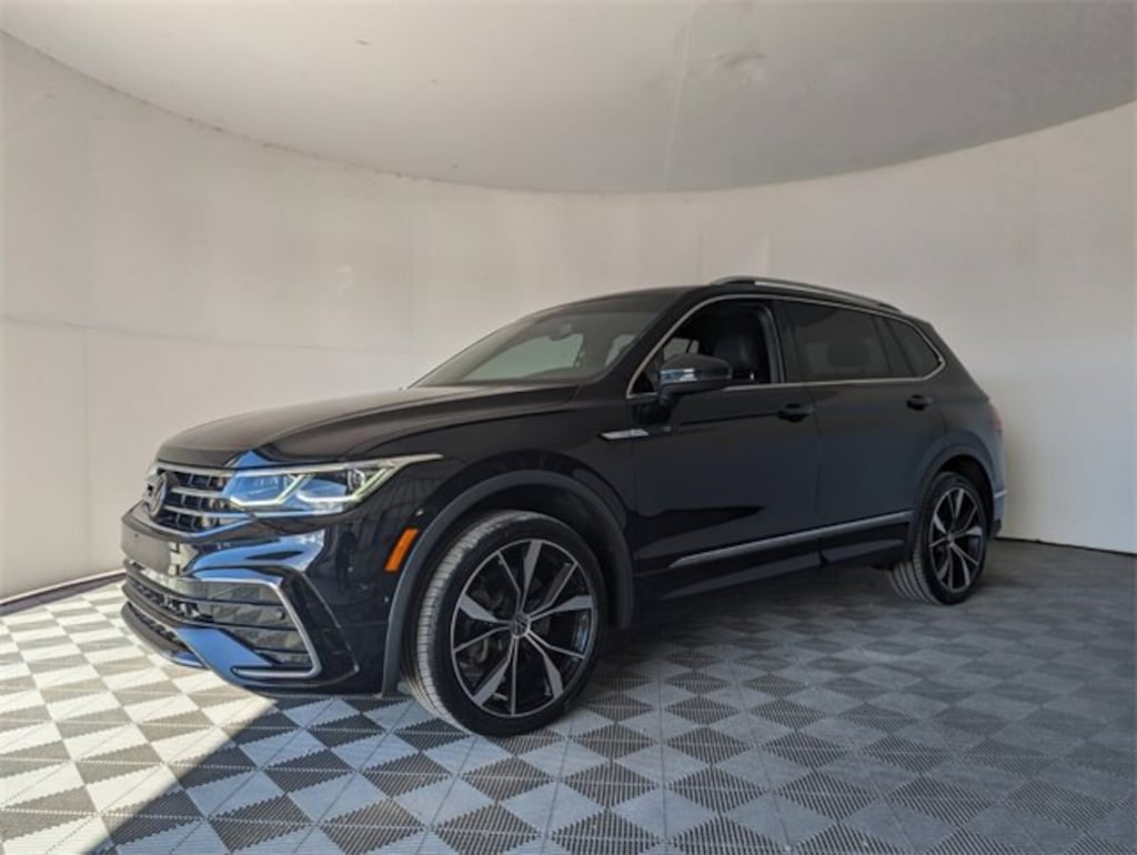 Used 2022 Volkswagen Tiguan SEL R-Line