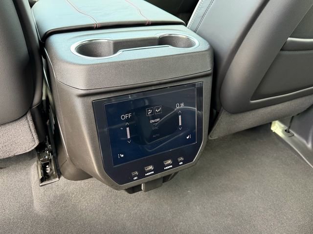 2026 GMC Savana Cargo Work Van - Photo 17