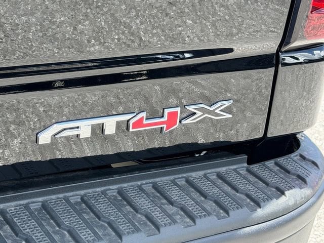 2026 GMC Sierra 1500 AT4X - Photo 9