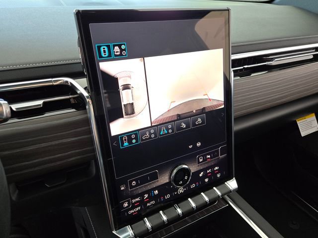 2025 GMC Sierra EV Denali - Photo 12