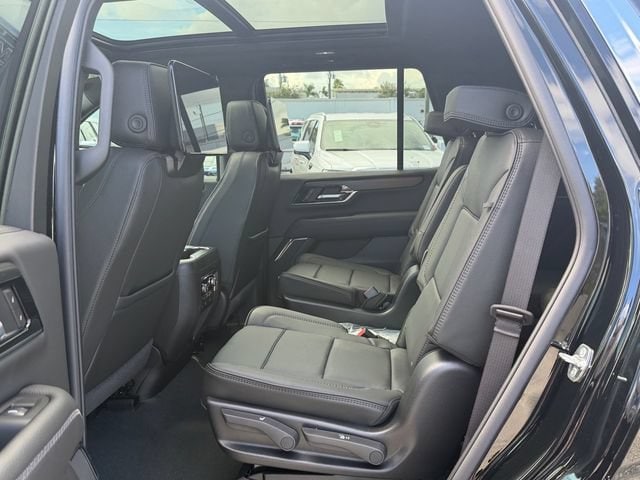 2026 GMC Yukon Denali - Photo 11