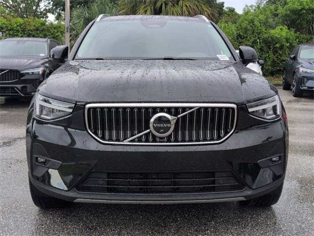 Used 2023 Volvo XC40 Plus Bright Theme