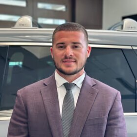 Staff member James Dean from ID_d2cbb5