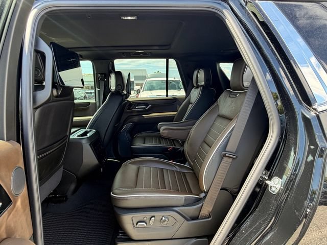 2026 GMC Yukon Denali Ultimate - Photo 14