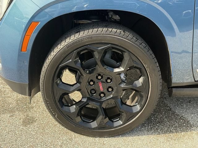 2026 GMC Yukon Denali - Photo 11