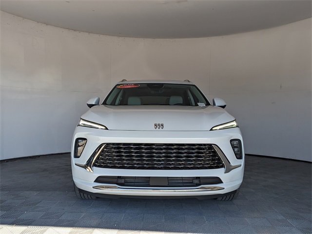 2025 Buick Envision Avenir photo 3