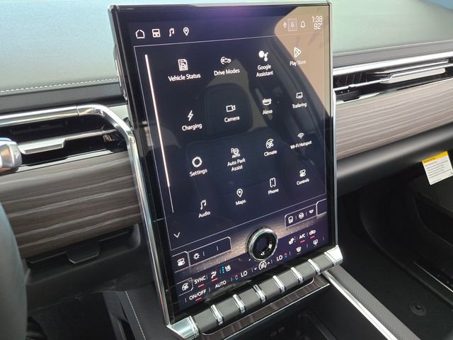 2025 GMC Sierra EV Denali - Photo 11