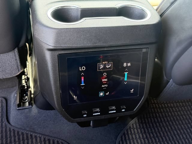 2026 GMC Yukon Denali Ultimate - Photo 16