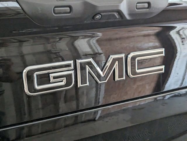 2025 GMC Sierra EV Denali - Photo 11