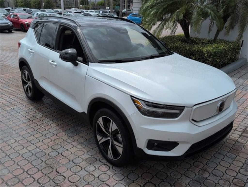 Used 2022 Volvo XC40 Recharge Pure Electr Twin Plus