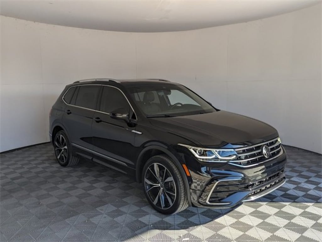 Used 2022 Volkswagen Tiguan SEL R-Line