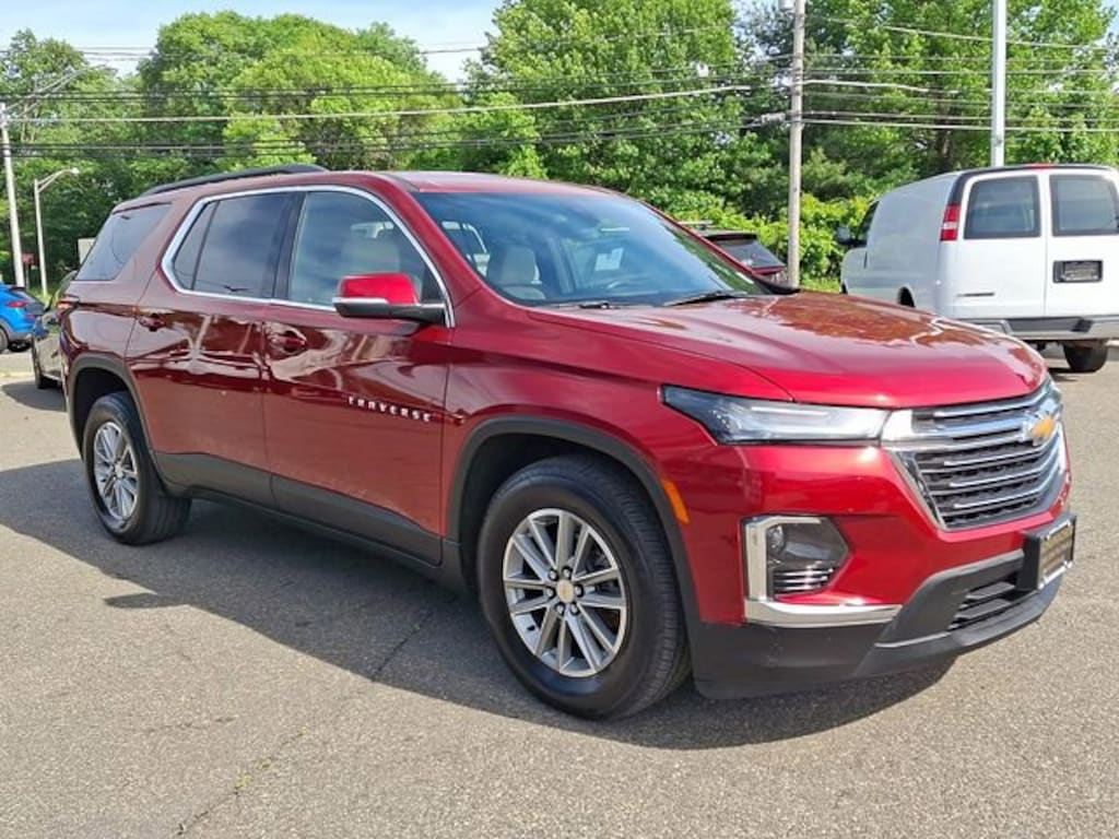 Used 2023 Chevrolet Traverse LT Cloth SUV