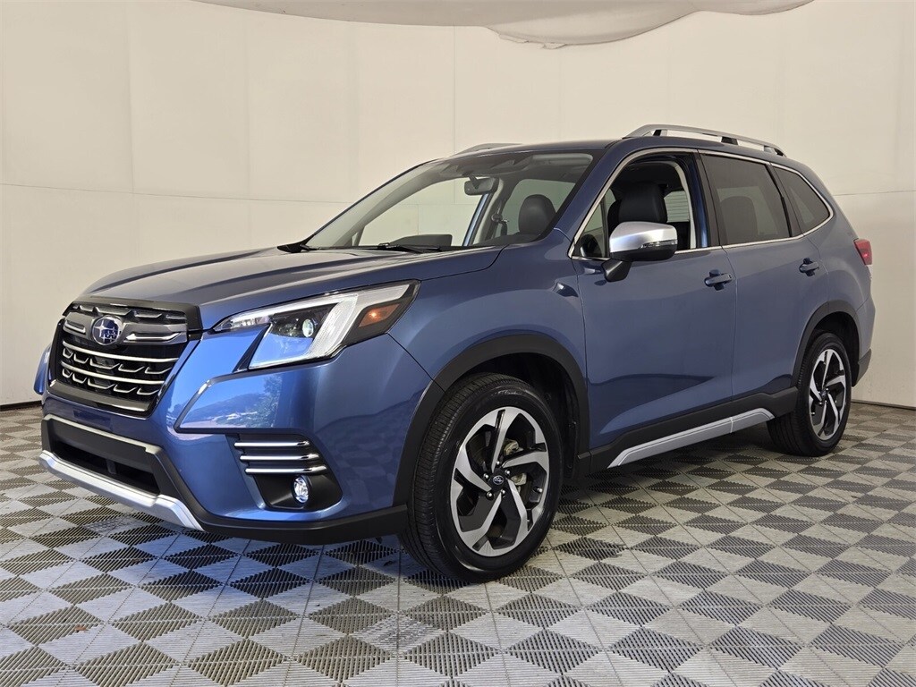2023 Subaru Forester Touring photo 4