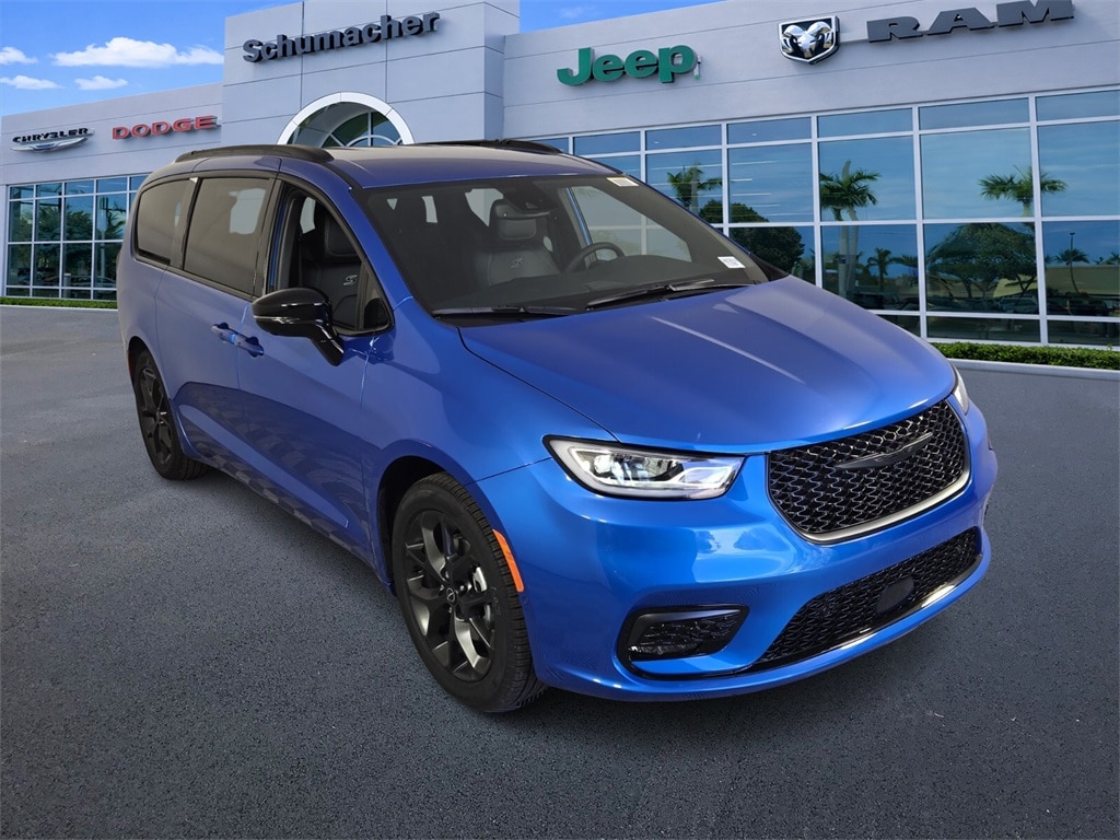 New 2026 Chrysler Pacifica Select Passenger Van