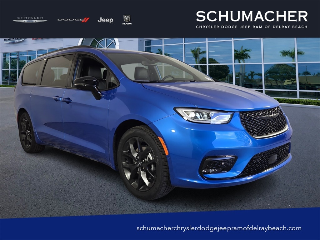 2026 Chrysler Pacifica Passenger Van 