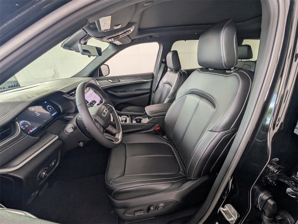 New 2025 Jeep Grand Cherokee L Limited Sport Utility