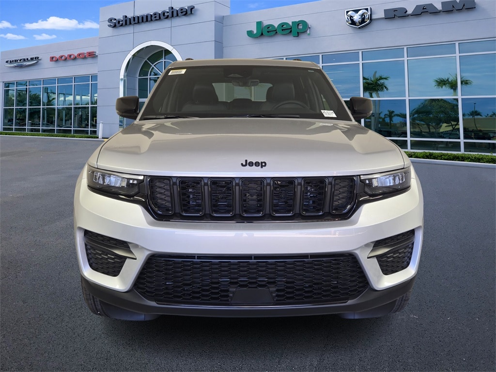 New 2025 Jeep Grand Cherokee Altitude Sport Utility