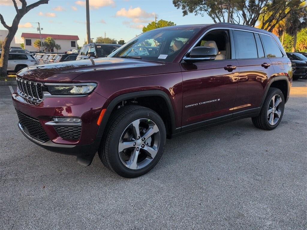 New 2025 Jeep Grand Cherokee LIMITED 4X2 Sport Utility