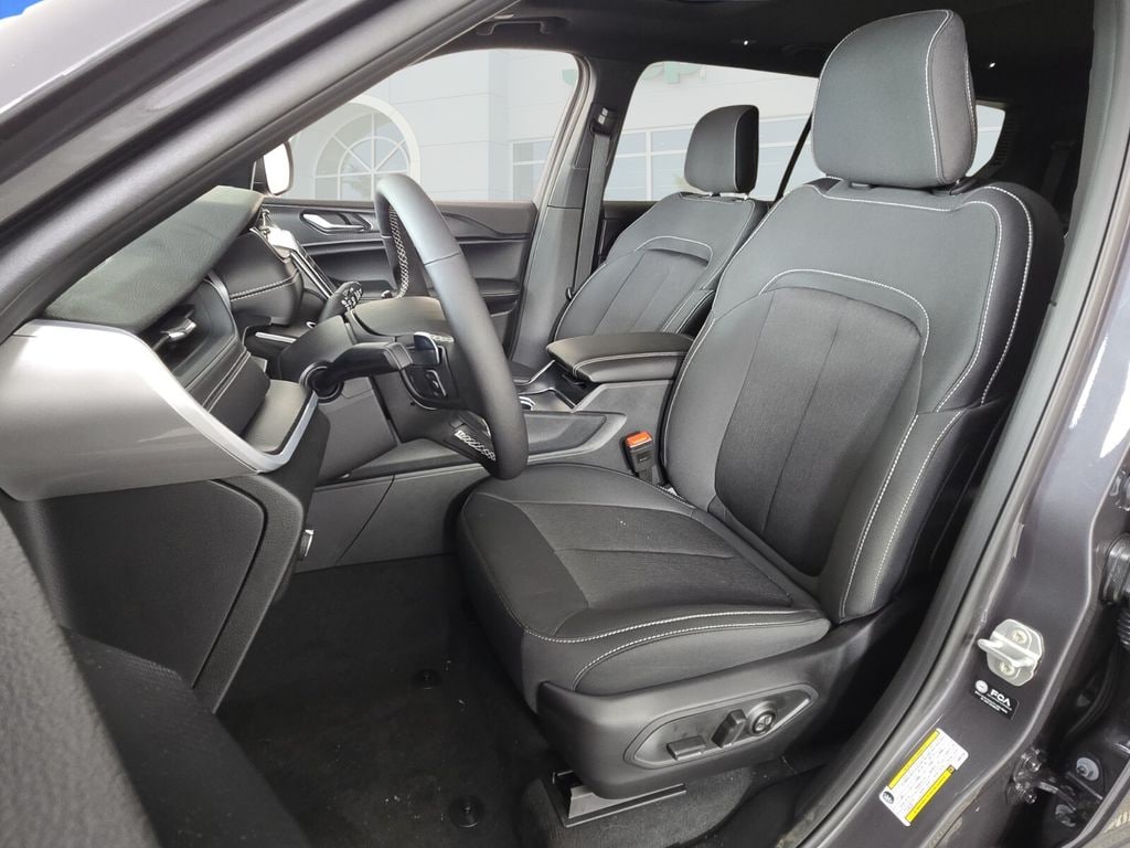 New 2025 Jeep Grand Cherokee L Laredo Sport Utility