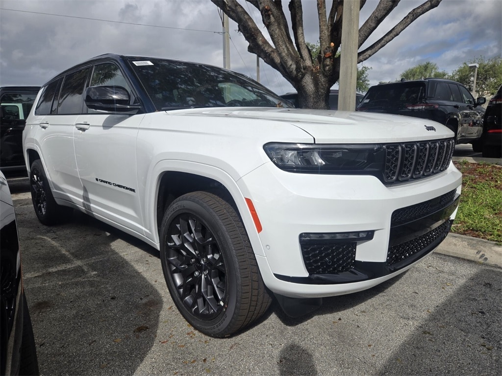 2025 Jeep Grand Cherokee L Summit Reserve's photo