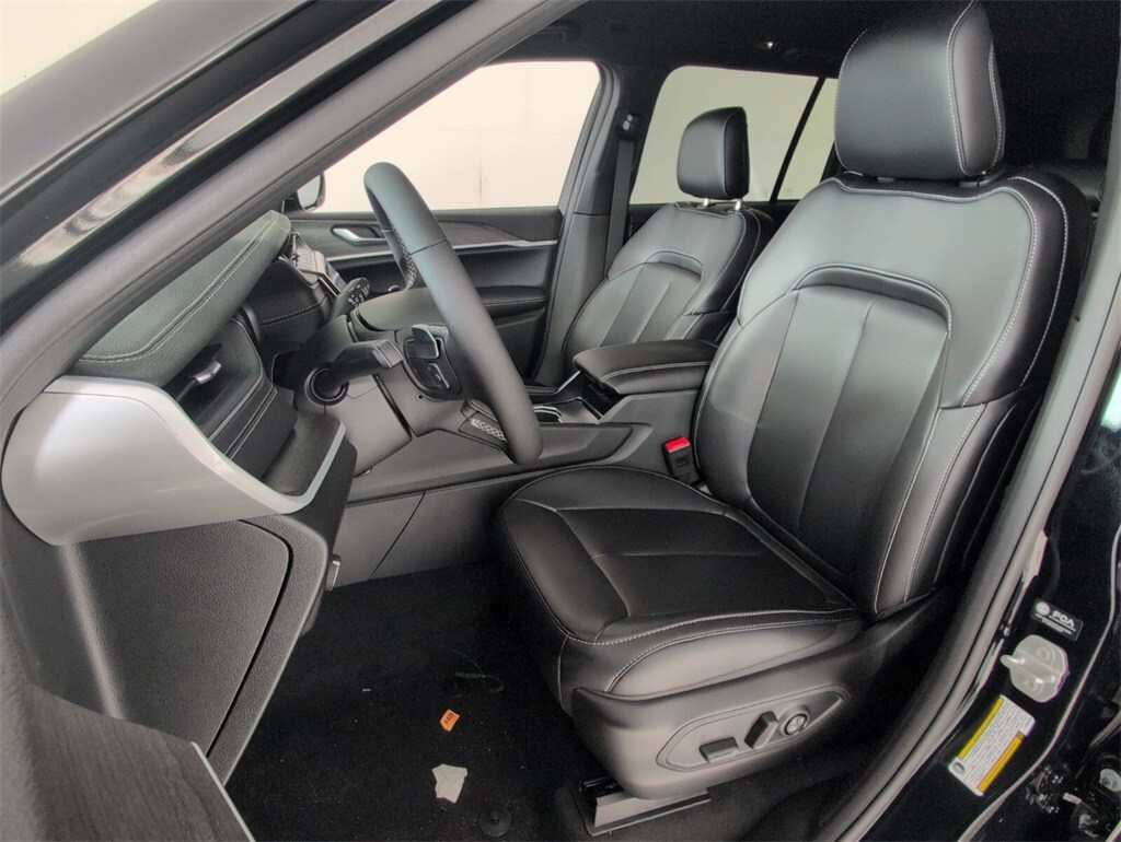 New 2025 Jeep Grand Cherokee LIMITED 4X2 Sport Utility