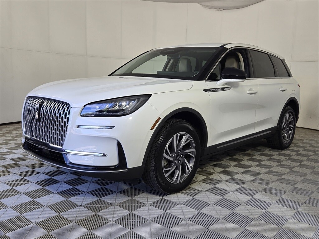 2023 Lincoln Corsair Standard photo 3